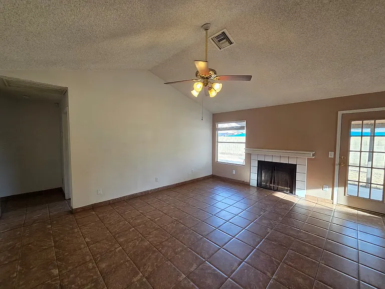 7009 W Brown St — Photo 7