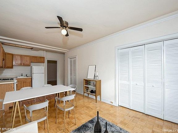 3rd image of 432 W Belmont Ave