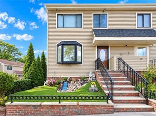 33 Berry Ct, Staten Island, NY 10309