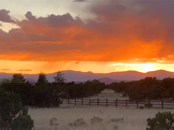 30 E Camino Del Cielo, Santa Fe, NM 87506