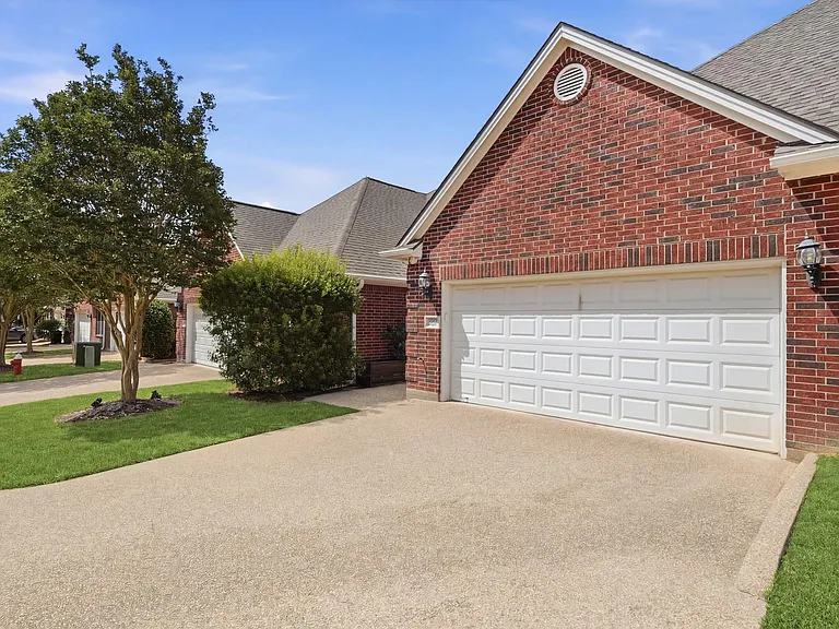 1612 Culture Ln — Photo 2