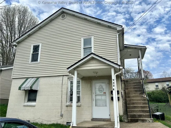 932 Meadow Dr, South Charleston, WV 25309