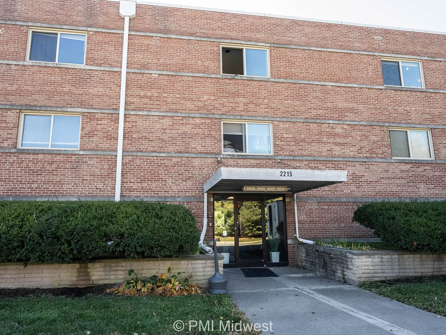 Glenstone Apartments — Photo 3