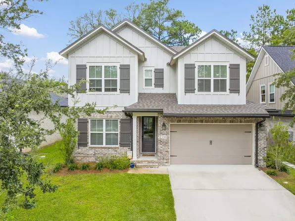 134 Laurel Oaks Dr, Freeport, FL 32439