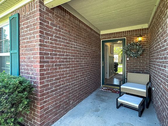 5th image of 627 Jack Pine Ct