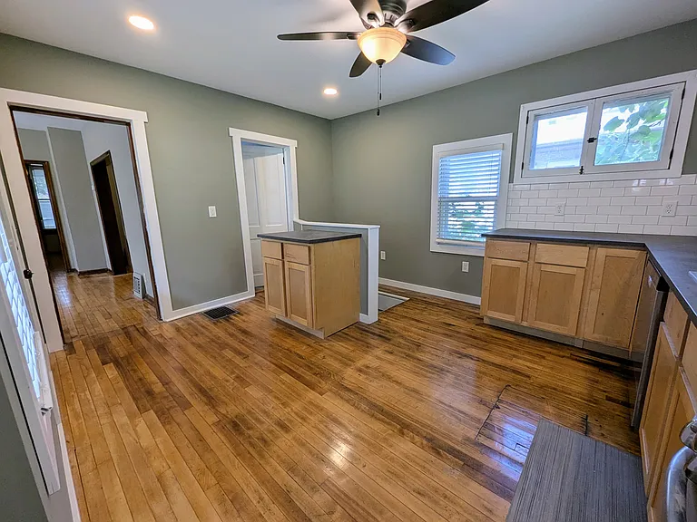 72 Maria Ave — Photo 5