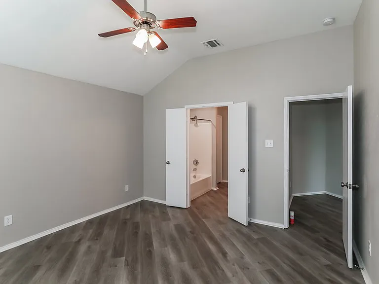 2945 Stockton St — Photo 9