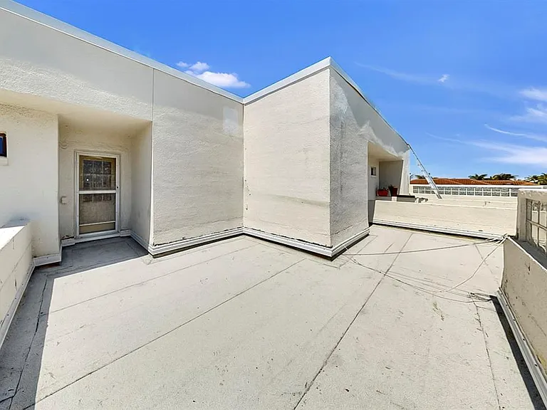 6504 Surfside Blvd #4 — Photo 34