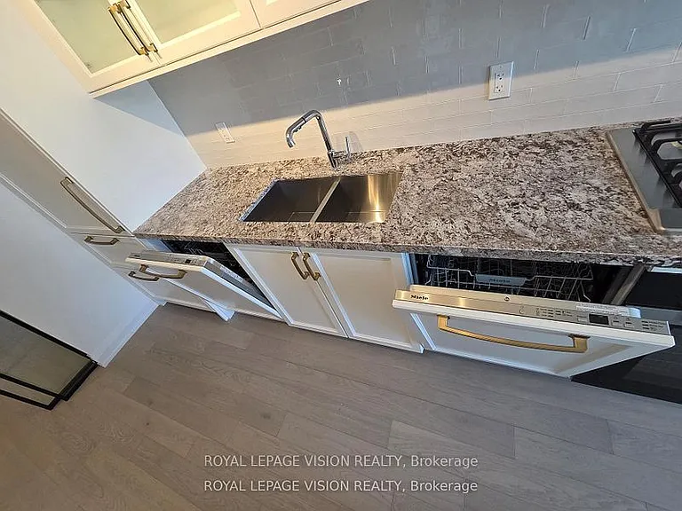 505 Glencairn Ave #216 — Photo 3