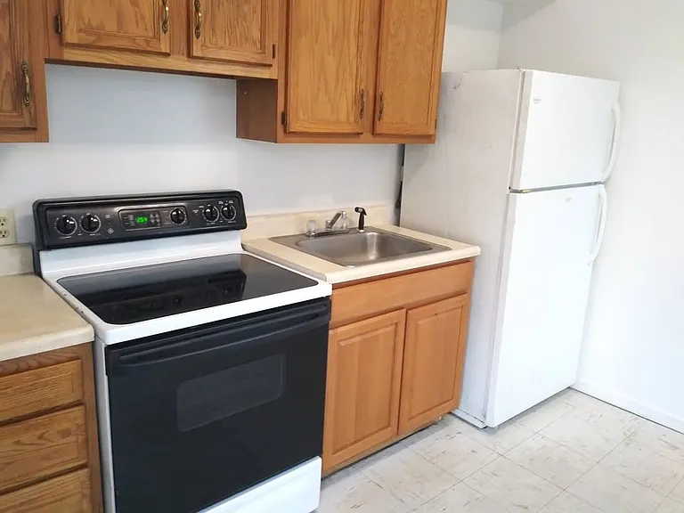137 Virginia Ave #A — Photo 6