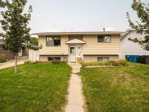 1st image of 15 SE Laval Ct W