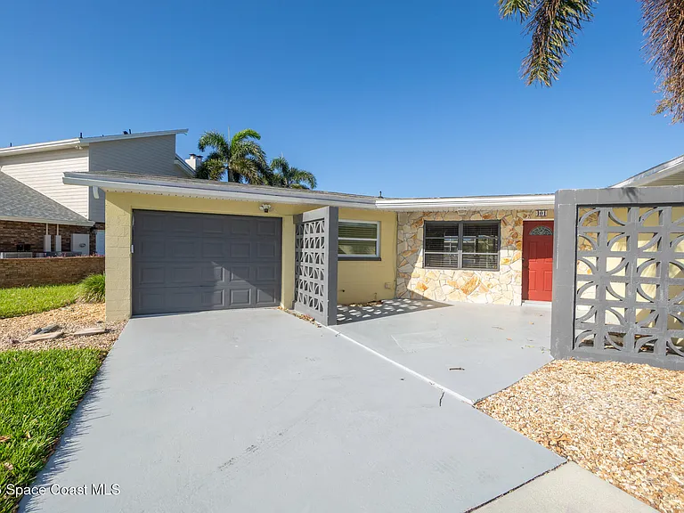 401 Milford Point Dr — Photo 6