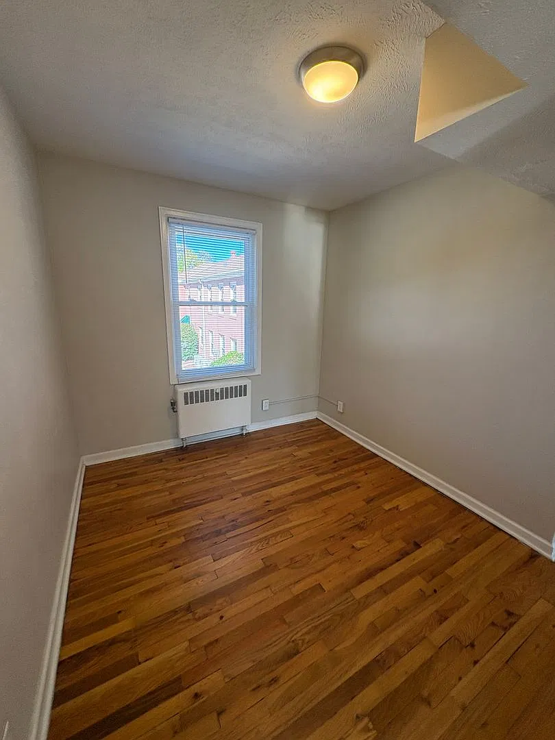 Hillside Court Apartments (3166 Davenport St.) — Photo 3