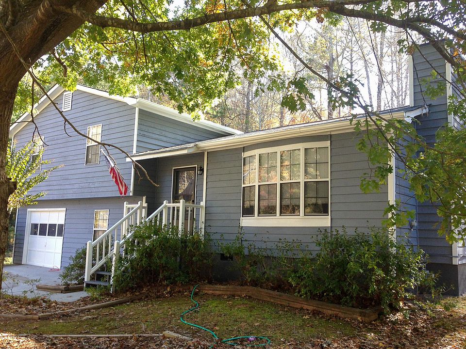 Beautiful, Spacious home in a Conveniently Located, Quiet Neighborhood.