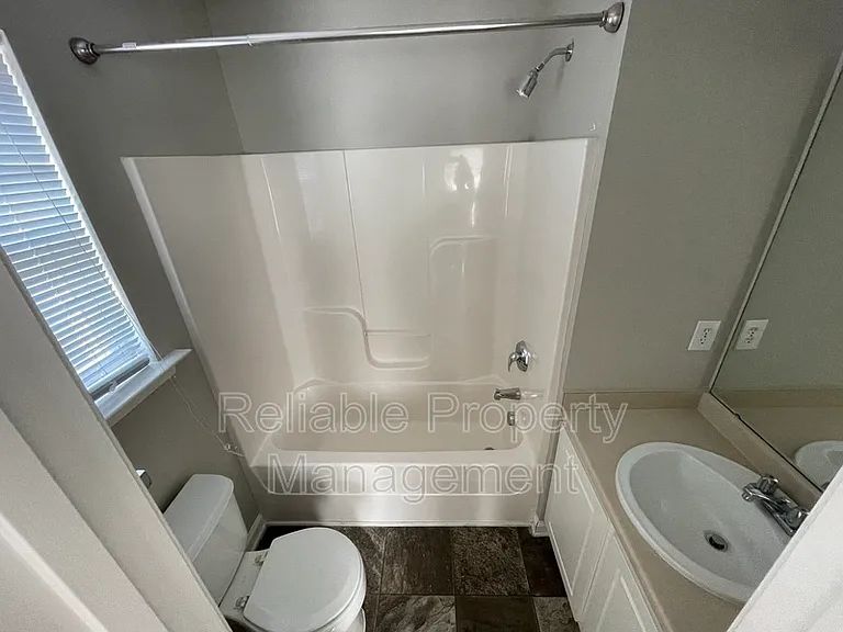 132 Winslow Ln — Photo 12