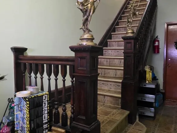 1715 Palisade Avenue image 2 of 7