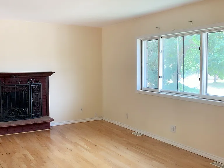 3660 Berkley Ave — Photo 8