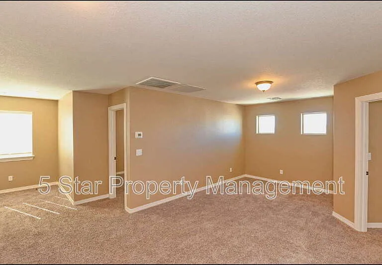 4628 Marisabel Azcarate St — Photo 32