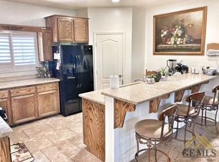 8114 Capitan Dr, Bakersfield, CA 93313