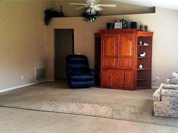 2nd image of 204 Traditions Dr