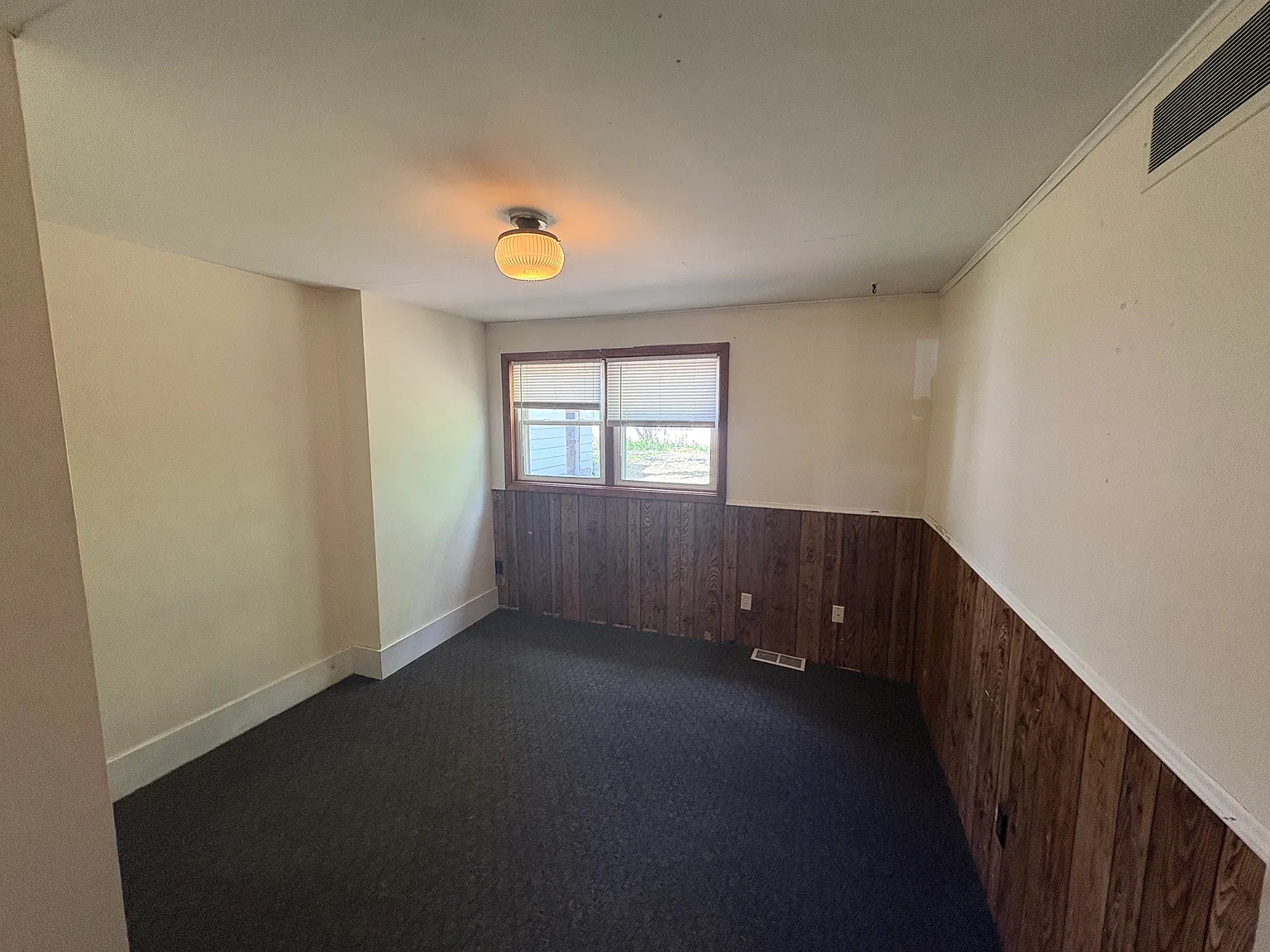 5 bed, $1,575 — Photo 4