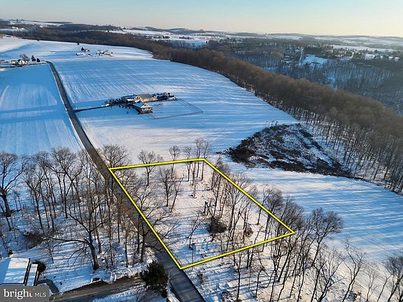 3rd image of 13925 Wolf Rd