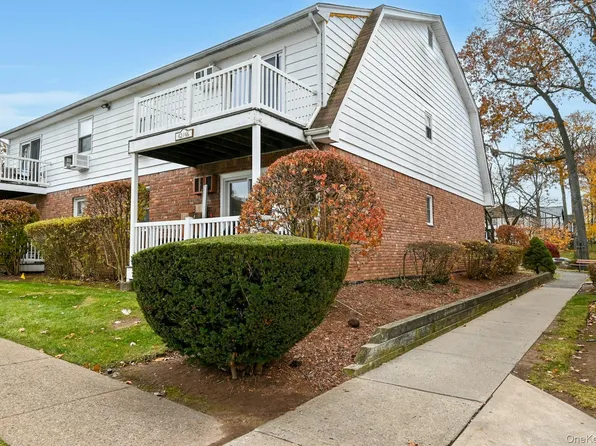 66 Parkside Drive #66, Suffern, NY 10901