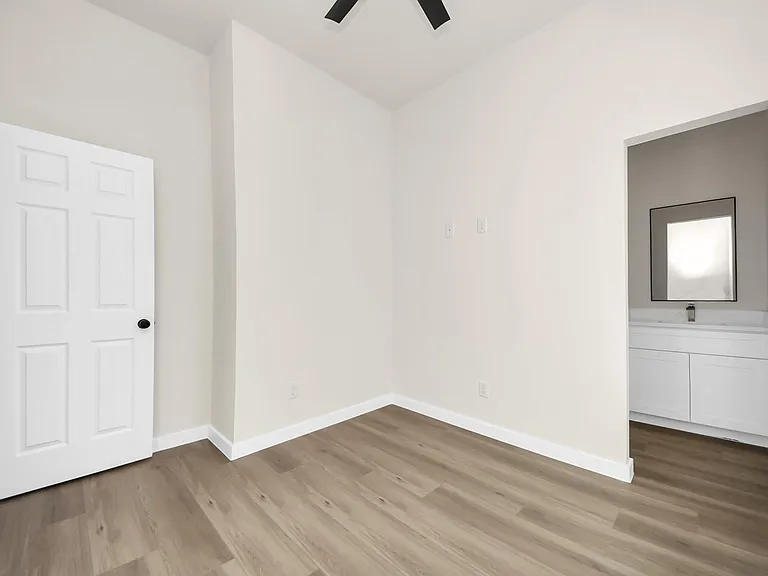 8025 Peachtree St #D — Photo 31