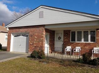 2 Burgess Ct, Toms River, NJ 08757
