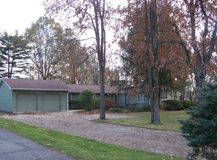 3038 Knoll Dr, Columbus, OH 43230