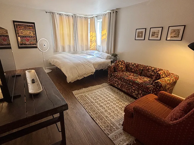 122 W 7th Ave #C — Photo 1