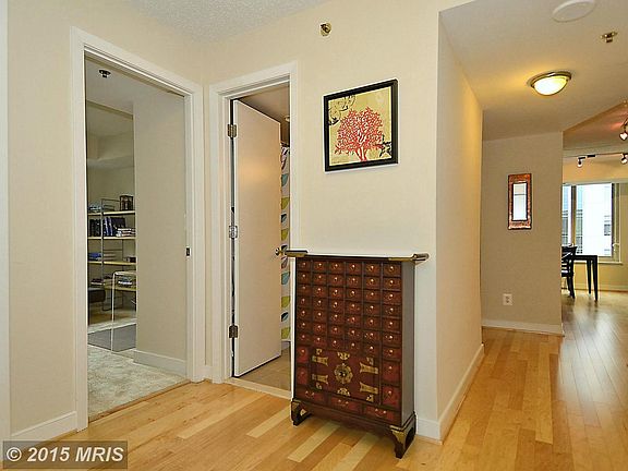 4th image of 7500 Woodmont Ave #S1107