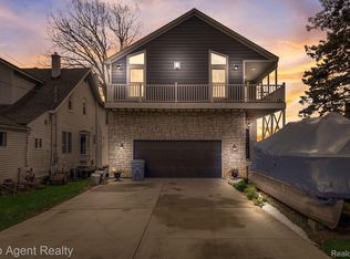 3589 Mann Rd, Clarkston, MI 48346