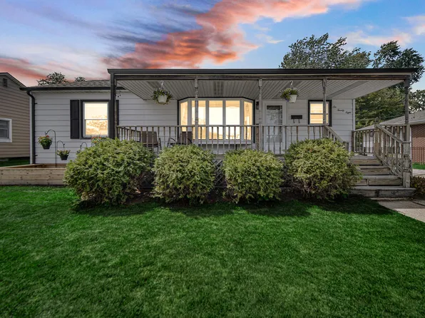 628 N Woodlawn Ave, Griffith, IN 46319