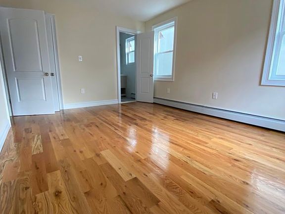 2nd image of 819 Hollywood Ave #3
