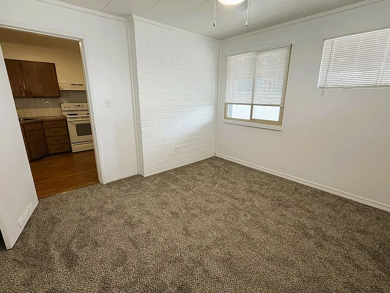 265 N Oregon St — Photo 3