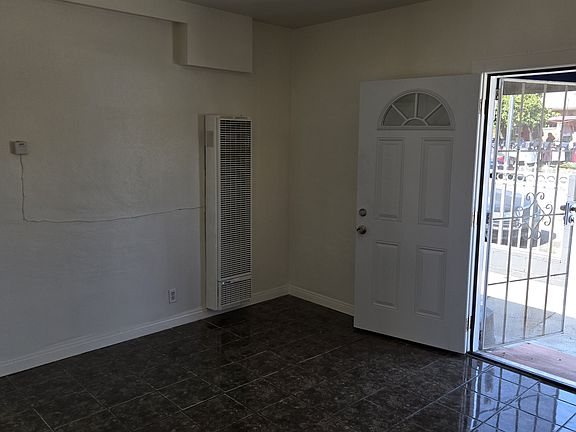 3rd image of 4732 Lennox Blvd #4732