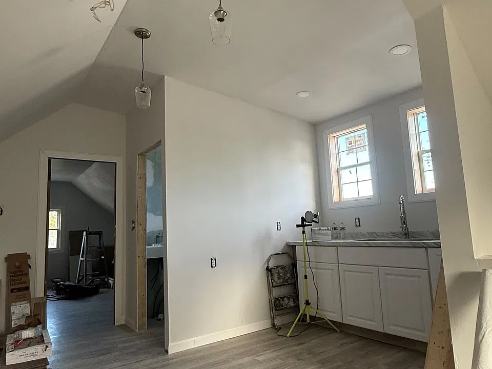 273 Lowell Ave #3