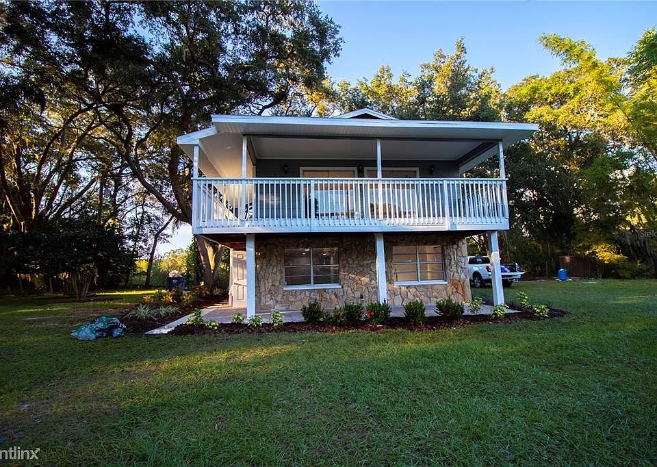 1st image of 17430 Blackwell Ln