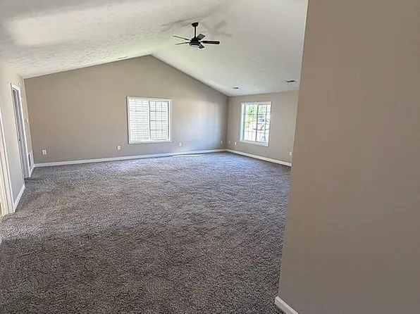 506 Douglas Dr #Condo, Gibson City, IL 60936