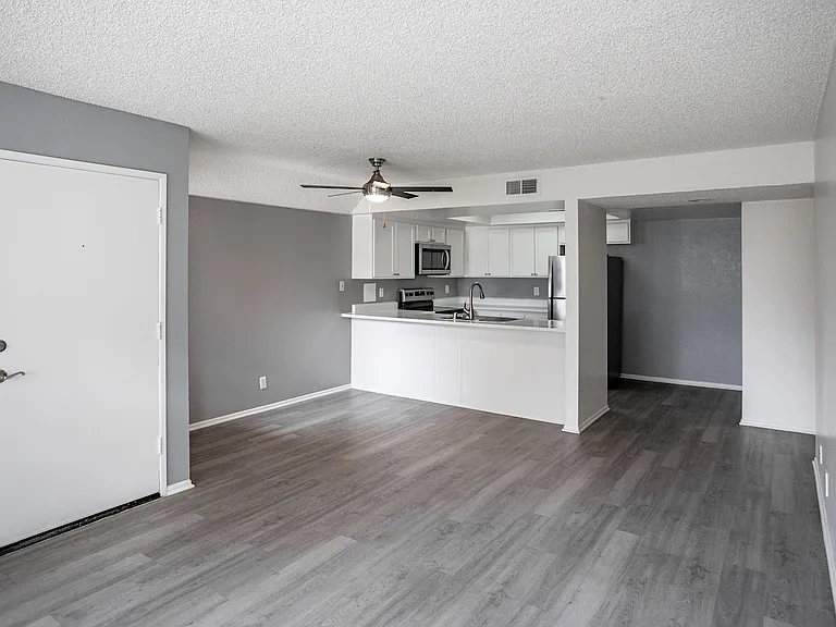 Harbor Cliff Apartments — Photo 5