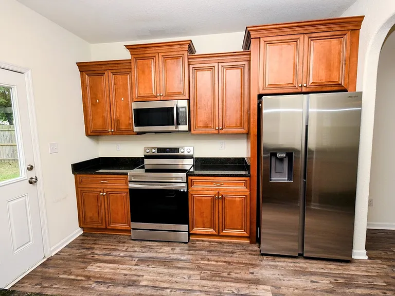 4115 Franklin St — Photo 38