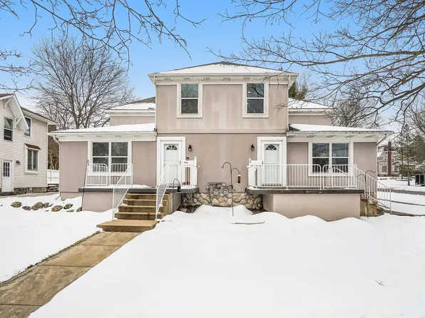 2 N Fremont St, Rockford, MI 49341