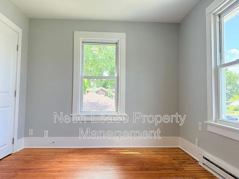 880 S State St #2 — Photo 9
