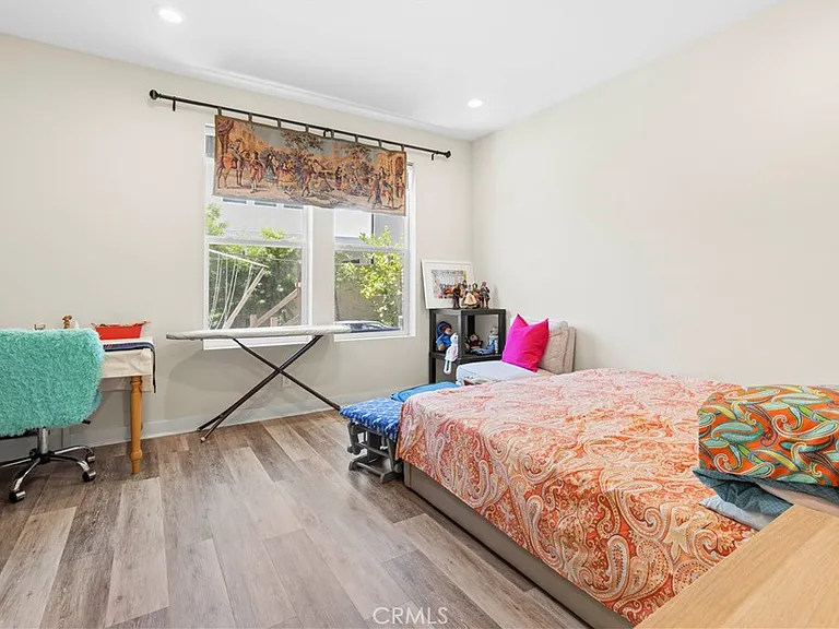 271 Newton — Photo 16