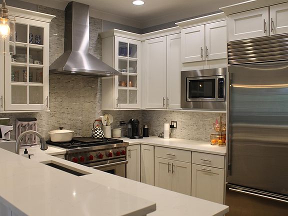 2nd image of 2729 N Southport Ave #2F