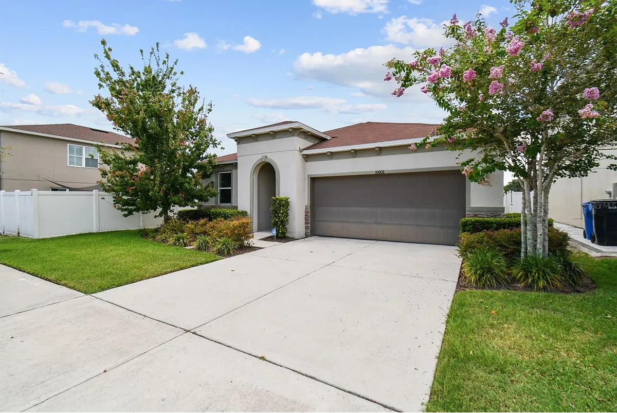Side Exterior - 10606 Laguna Plains Dr