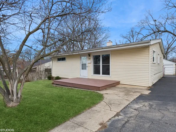 151 N Prairie Ave, Mundelein, IL 60060