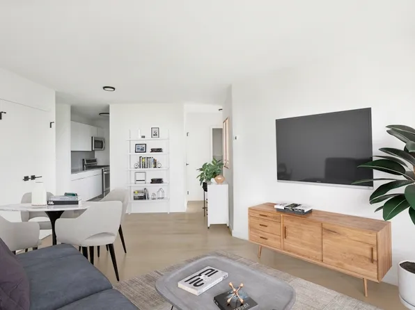 1309 5th Avenue image 3 of 25