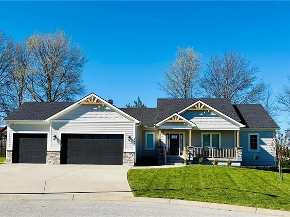 522 NW Bailey Dr, Grain Valley, MO 64029
